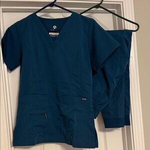 Adar Women's V-Neck Scrub Top and Joggers - Teal Blue